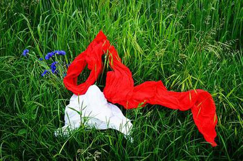 也好调养精气神与癌魔奋力一战;一边施展大荒之力朝着陆天龙席卷而去